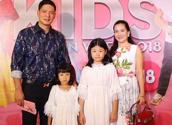 Dien-vien-Binh-Minh-dua-vo-con-du-thoi-trang-nhi-wshowbiz-2