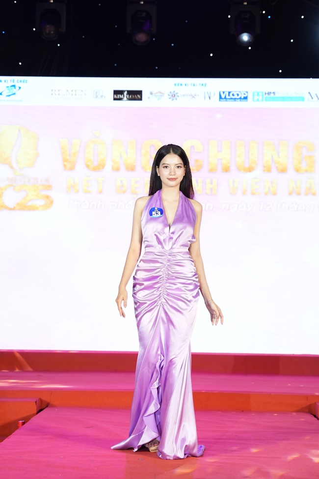 tan-sinh-vien-nguyen-thi-truc-vi-nguyen-quoc-huy-gianh-vuong-mien-net-dep-sinh-vien-miss-and-mister-ou-TGNGUOINOITIENG 6