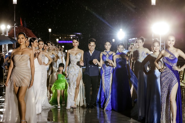 a-hau-hoan-vu-nhat-ban-megumi-wilson-catwalk-cung-dan-thi-sinh-hoa-hau-dai-duong-viet-nam-2023-SHOWBIZ-7